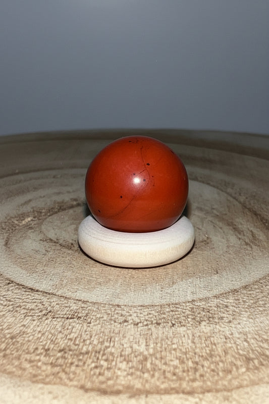 Mini Esfera de Jaspe Rojo · Fuerza, Vitalidad y Arraigo