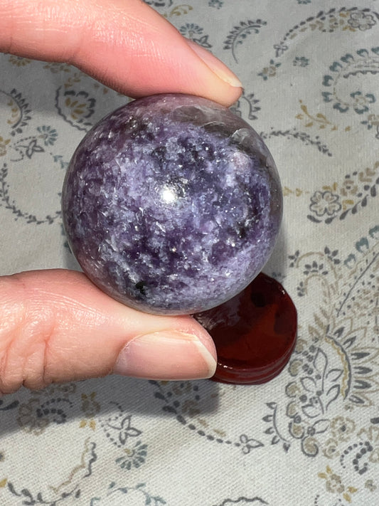 Esfera de Lepidolita - Calma y Equilibrio Emocional | Amatena (vídeo al final)