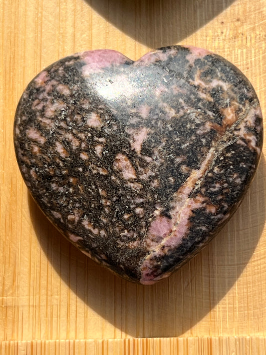 Corazón Plano de Rodonita - Sanación Emocional | Amatena (vídeo al final)