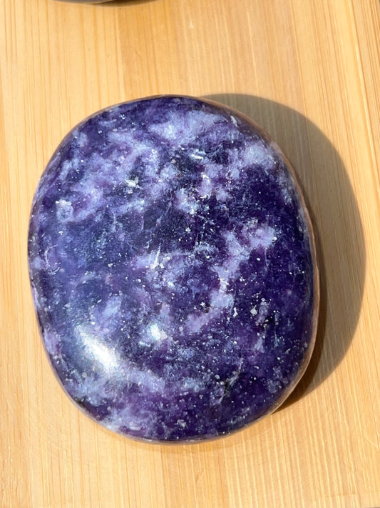 Jabón de Lepidolita - Calma y Equilibrio Emocional | Amatena (vídeo al final)