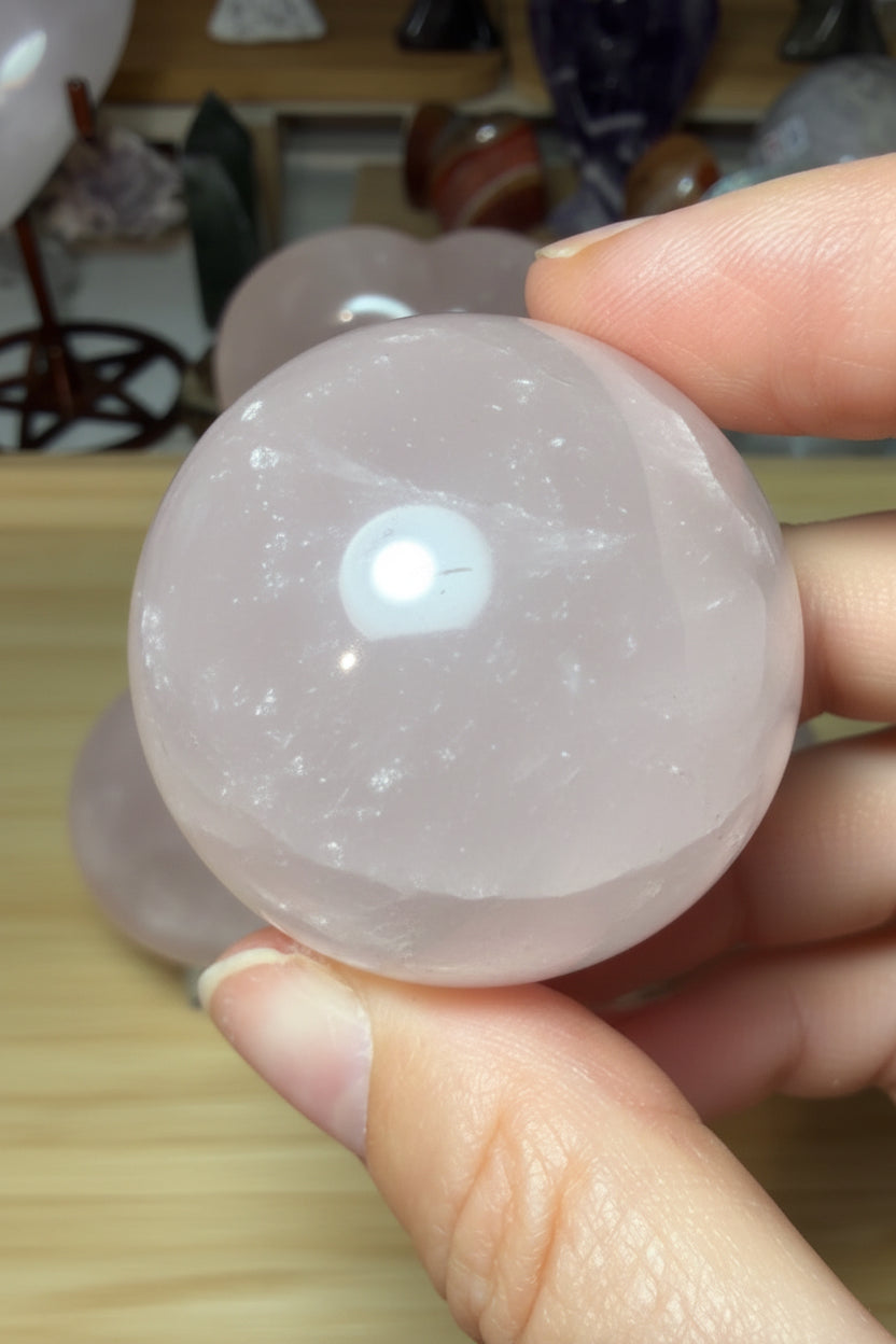 Esfera de Cuarzo Rosa Natural · Piedra del Amor Incondicional