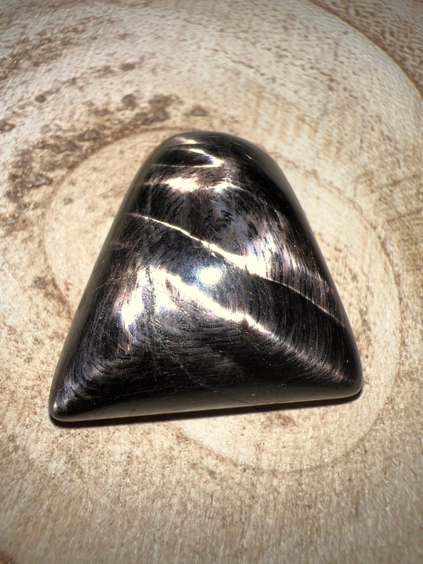 Cabujón de Hiperestena (unidad)