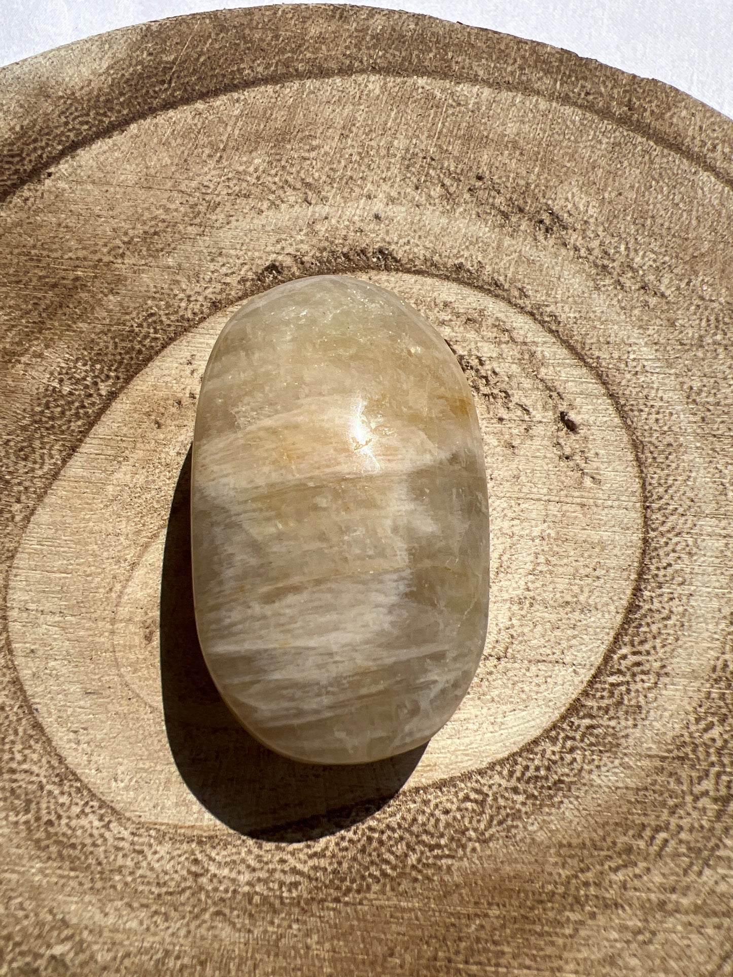 Piedra de Palma/Palm Stone de Piedra Luna Melocotón (vídeo al final)