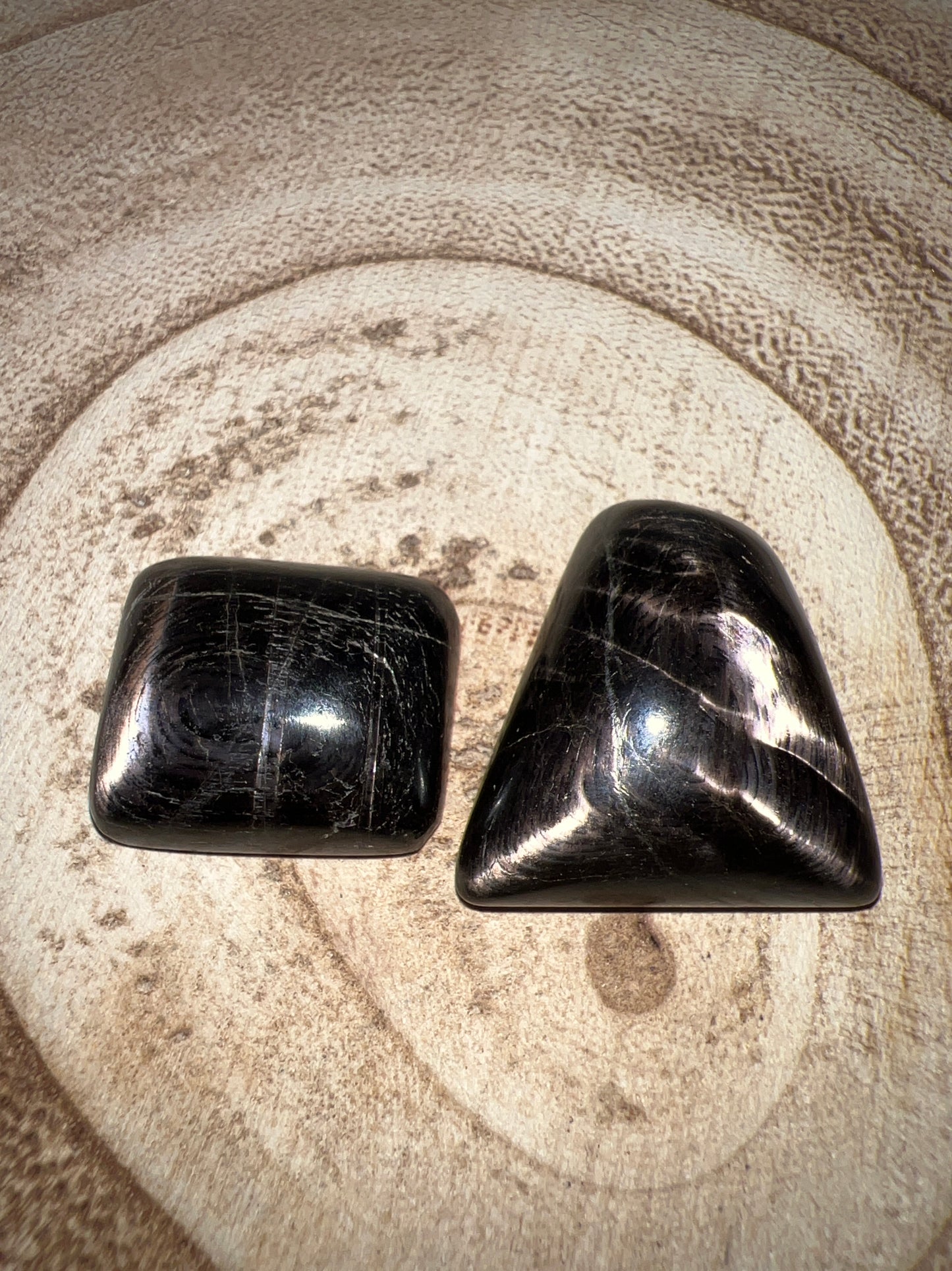 Cabujón de Hiperestena (unidad)