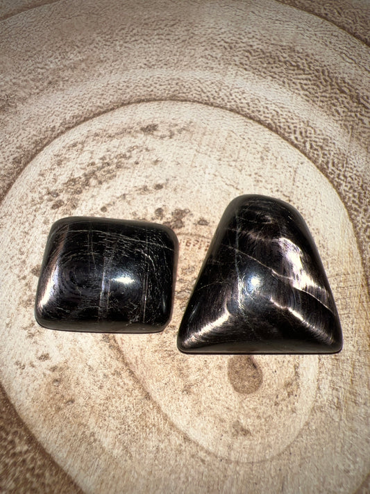 Cabujón de Hiperestena (unidad)