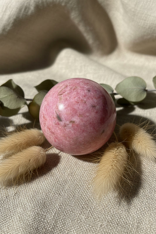 Esfera de Thulita Natural · Amor, Alegría y Confianza