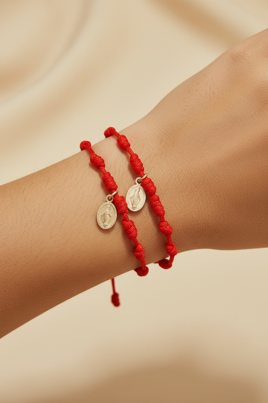 Pulsera de 7 Nudos Roja con Medalla Milagrosa · Protección y Fe