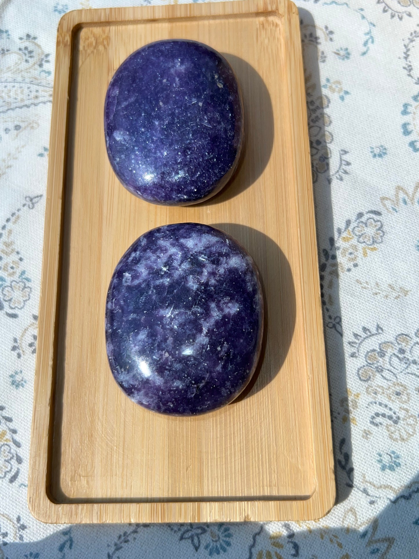 Jabón de Lepidolita - Calma y Equilibrio Emocional | Amatena (vídeo al final)