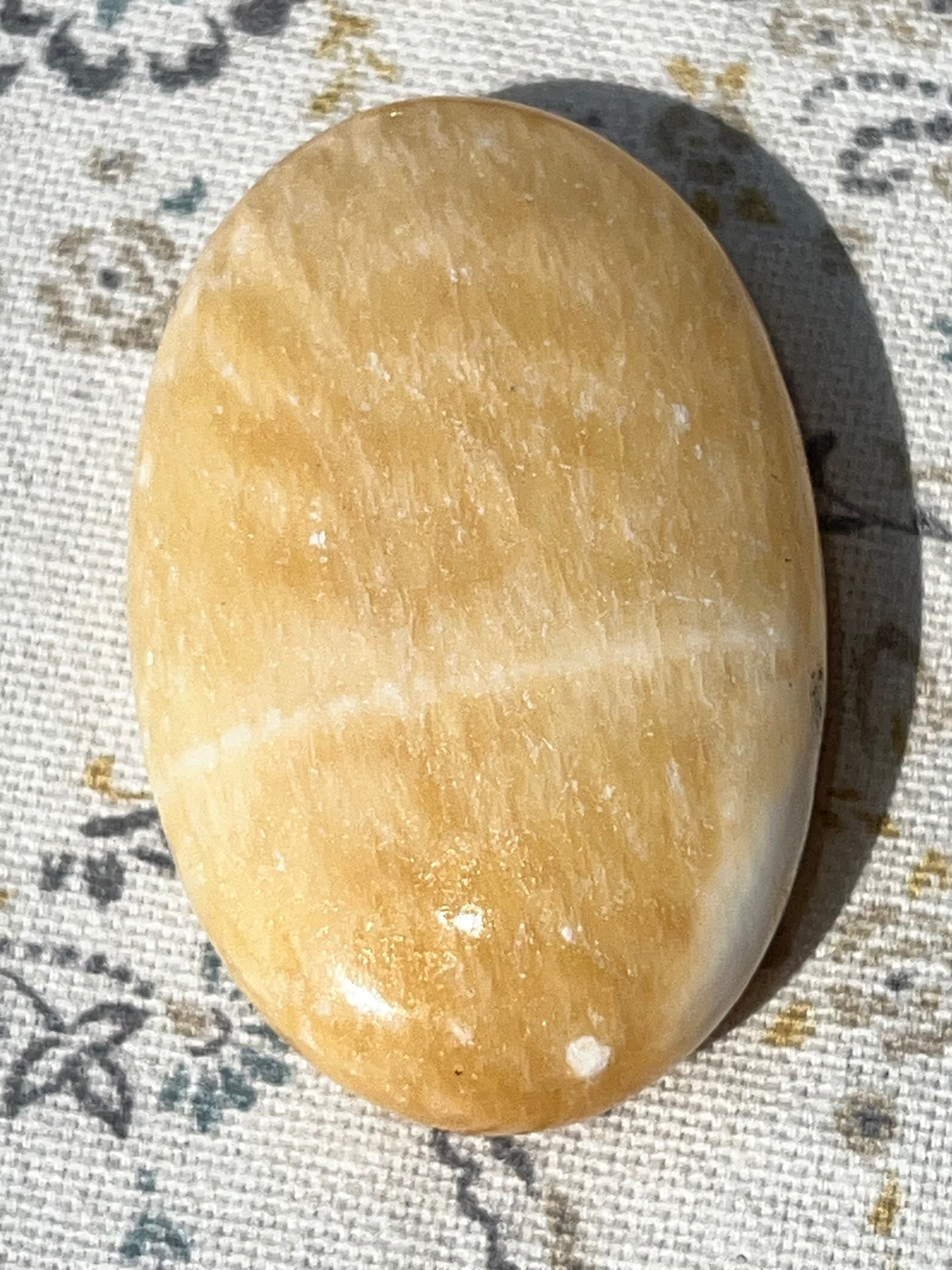 Piedra de Palma de Calcita Amarilla - Alegría y Vitalidad | Amatena